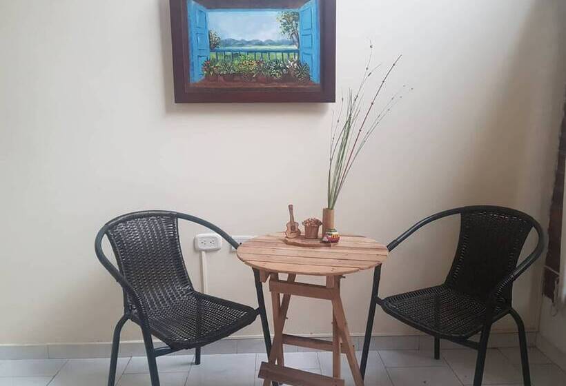 تختخواب و صبحانه Don Juan Colonial