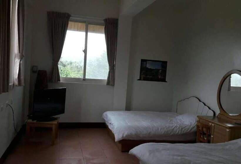 تختخواب و صبحانه Green Forest Homestay