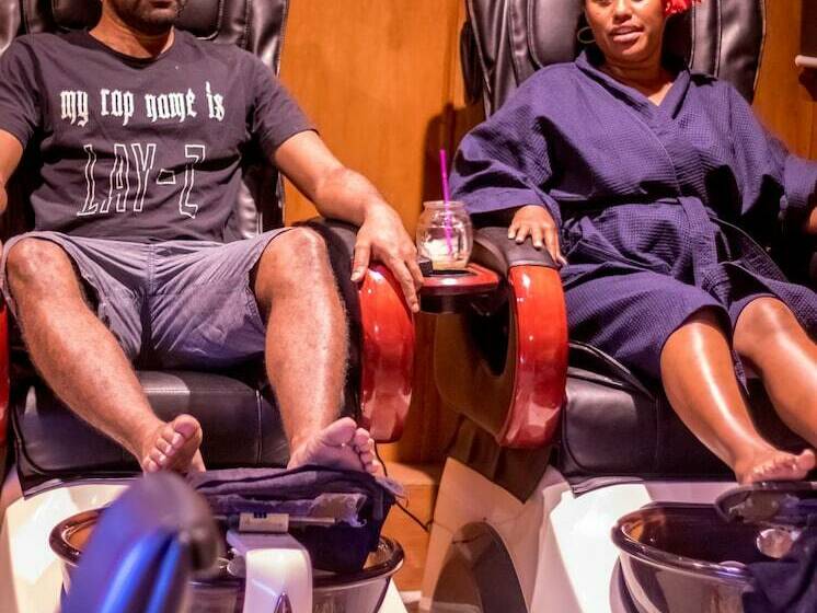 تختخواب و صبحانه Moksha Retreat