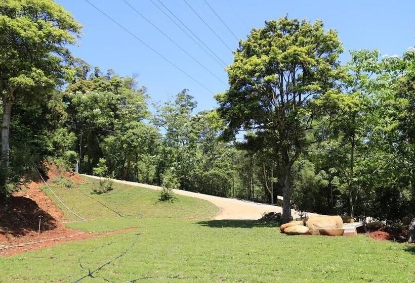 تختخواب و صبحانه Sanyi Ju Xiang Minsu