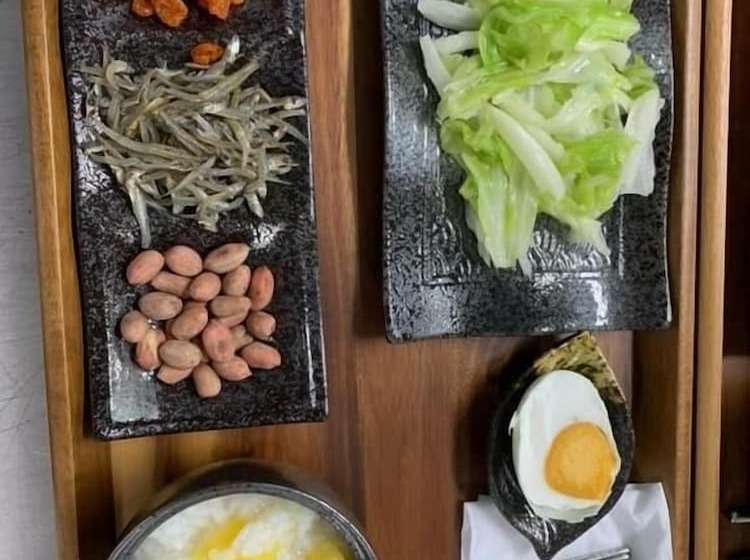 تختخواب و صبحانه Sanyi Ju Xiang Minsu