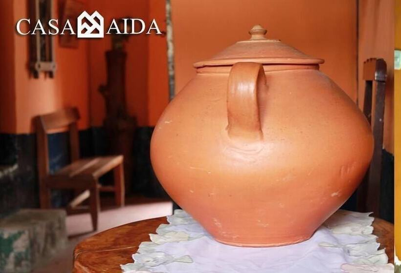 هتل Hostal Casa Aida