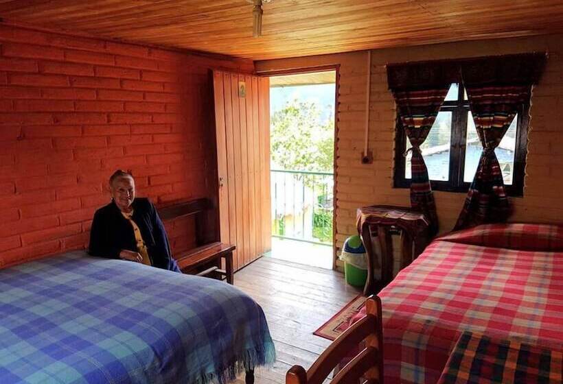 هتل Hostal Casa Aida