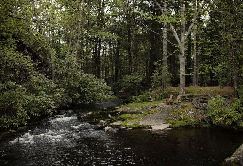 ホテル Magnolia Streamside Resort