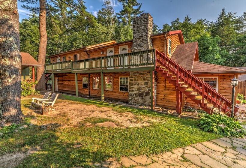 ホテル Magnolia Streamside Resort