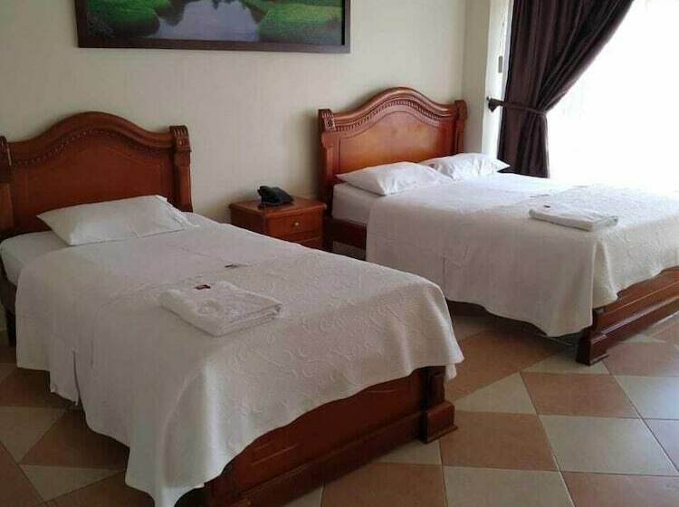 هتل Marques Plaza