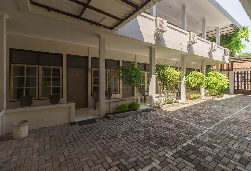 هتل Reddoorz @ Cangkring Street Cirebon