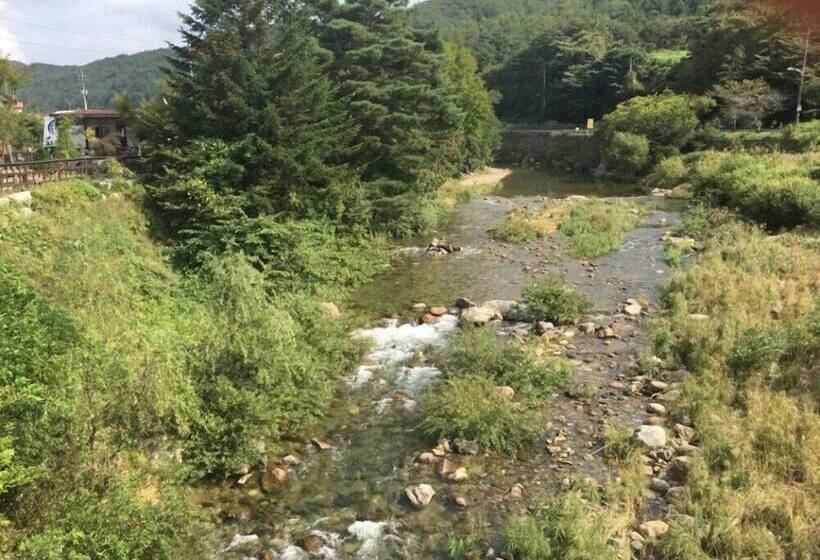 بنسيون Muju Caravan Pesnion