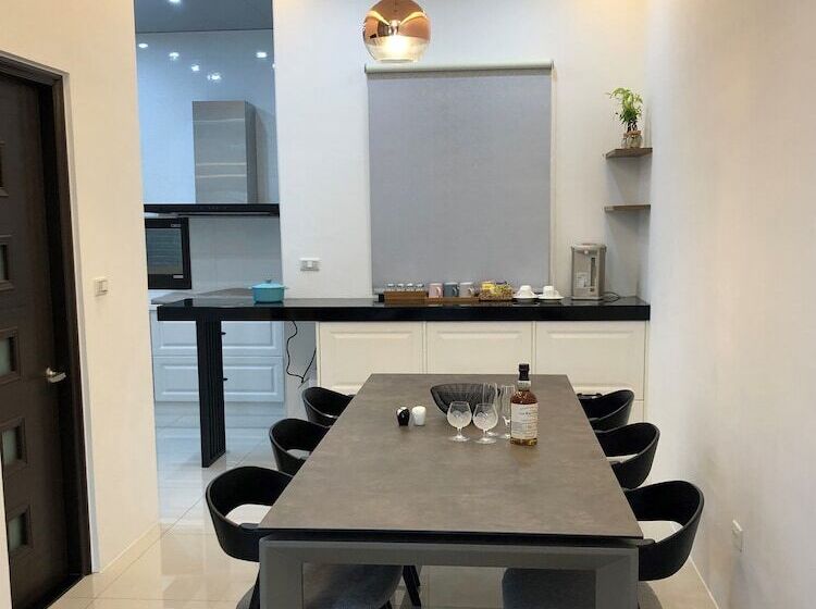 پانسیون Single Eyelid Hostel