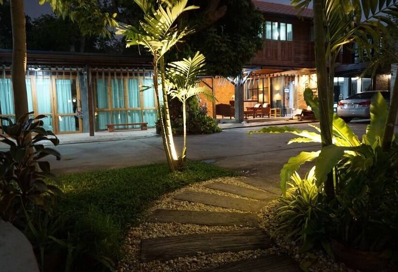 Pension (Hôtel basse catégorie) ท่ามะโอบูทีคโฮมสเตย์ Tha Ma O Bouteak Homestay