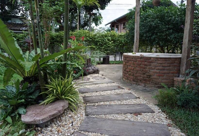 Pension (Hôtel basse catégorie) ท่ามะโอบูทีคโฮมสเตย์ Tha Ma O Bouteak Homestay