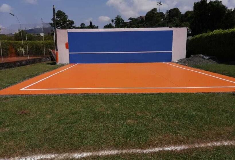 استراحتگاه Club Mónaco