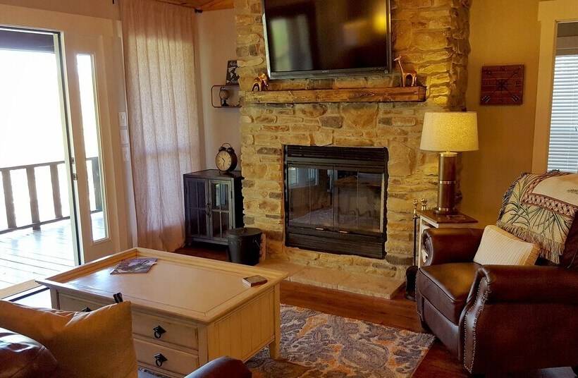 Safari On Glover River With Private Riverfront Access And Hot Tub By Redawning