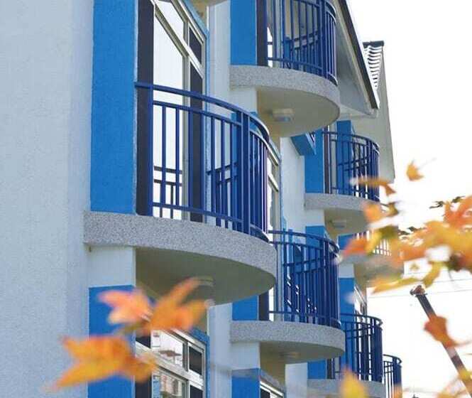 تختخواب و صبحانه Magnni Villa