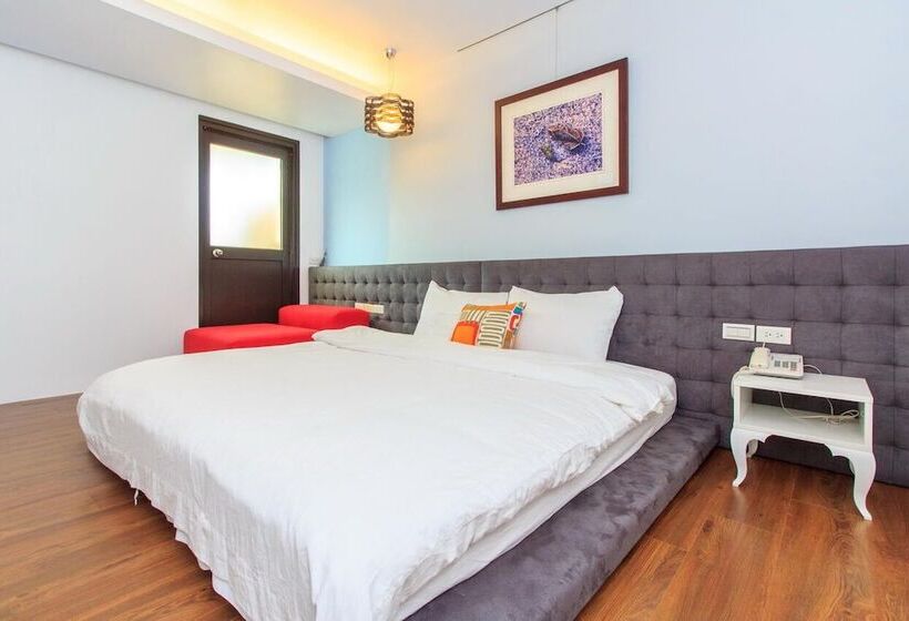 تختخواب و صبحانه Silimu Hostel