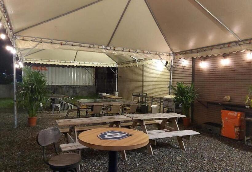 تختخواب و صبحانه Silimu Hostel