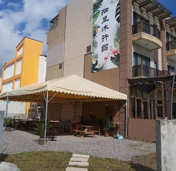 تختخواب و صبحانه Silimu Hostel