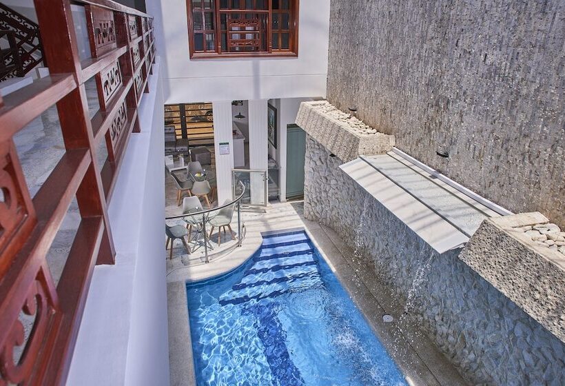 هتل Casa Esmeralda