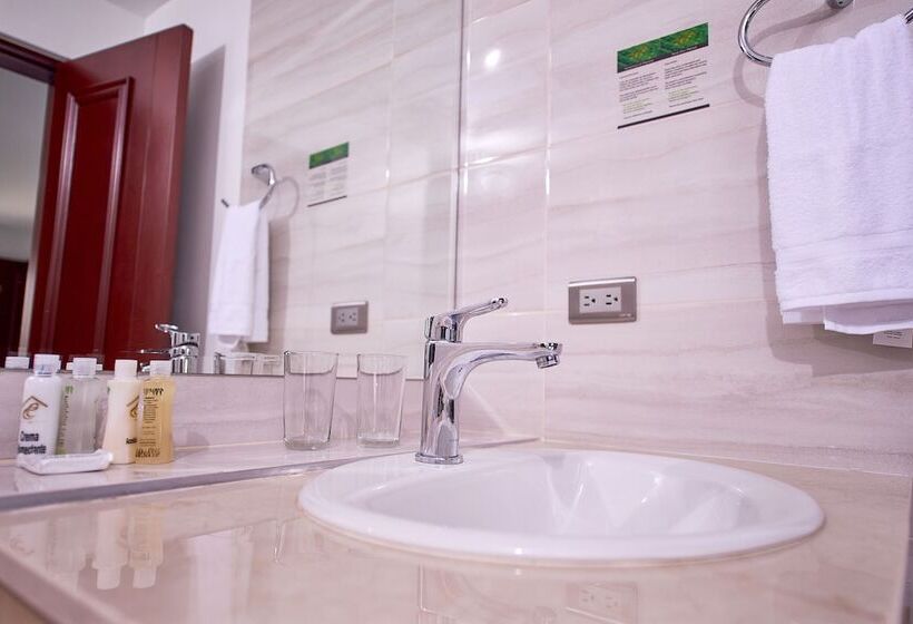 هتل Casa Esmeralda