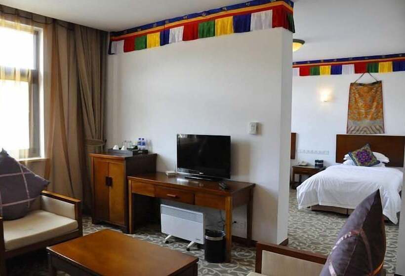 فندق High Mountain Resort   Deqin