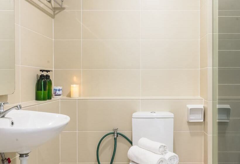 هتل The Haven Lakeside Suites By Verve