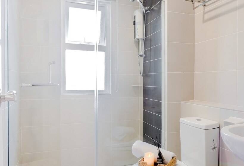 هتل The Haven Lakeside Suites By Verve