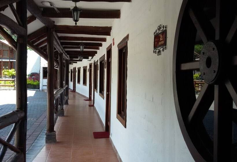 هتل Ulba Hosteria