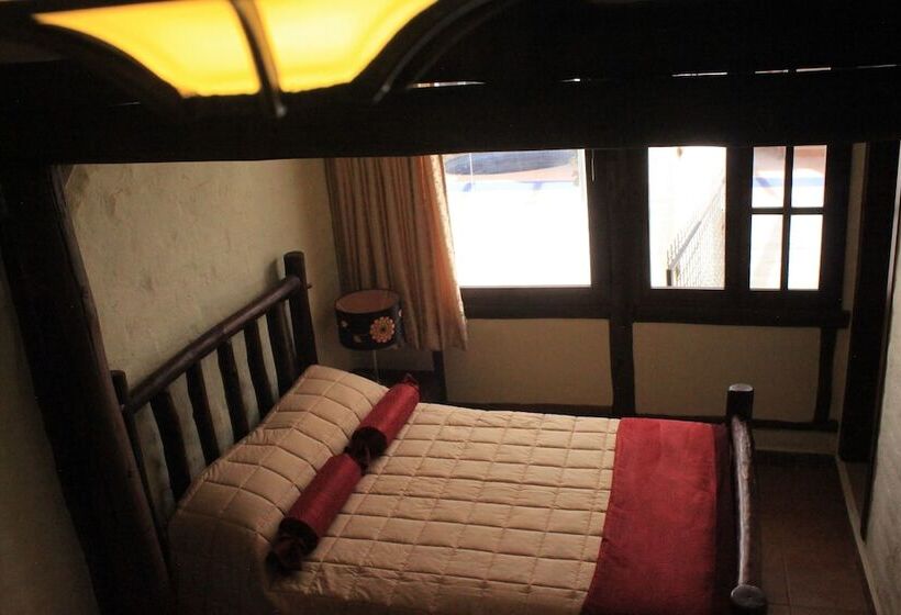 هتل Ulba Hosteria