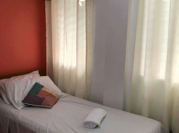 R&e Bed & Breakfast