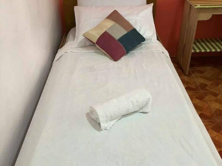 R&e Bed & Breakfast