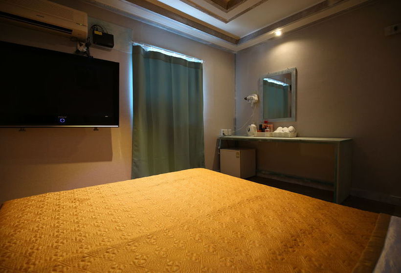 Geogi Motel