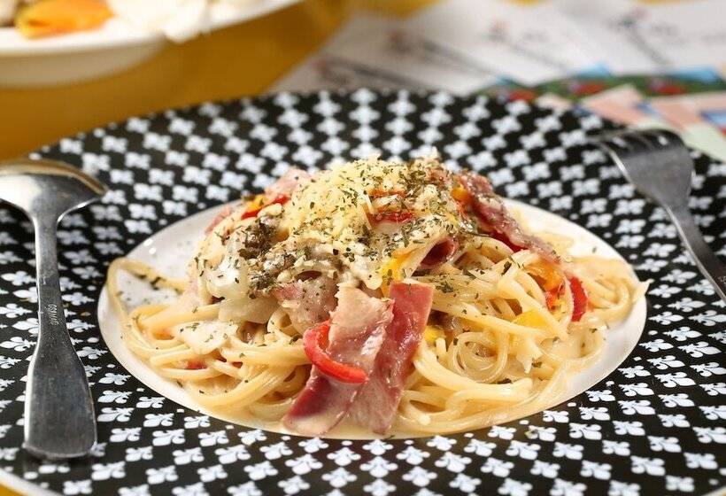 هتل Courier Station