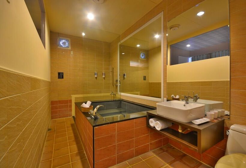 هتل Courier Station