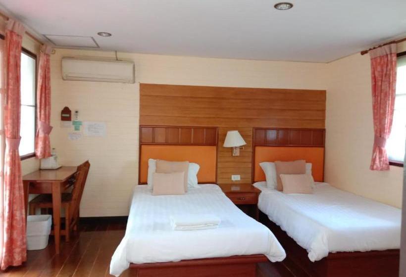 Fotos del hotel Lunar Hut Resort:  3