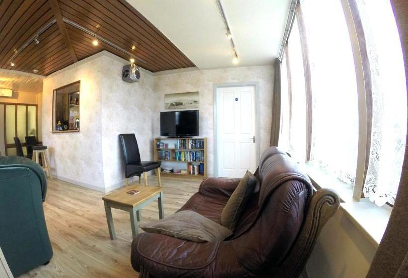 בית מלון כפרי Orca Country Inn