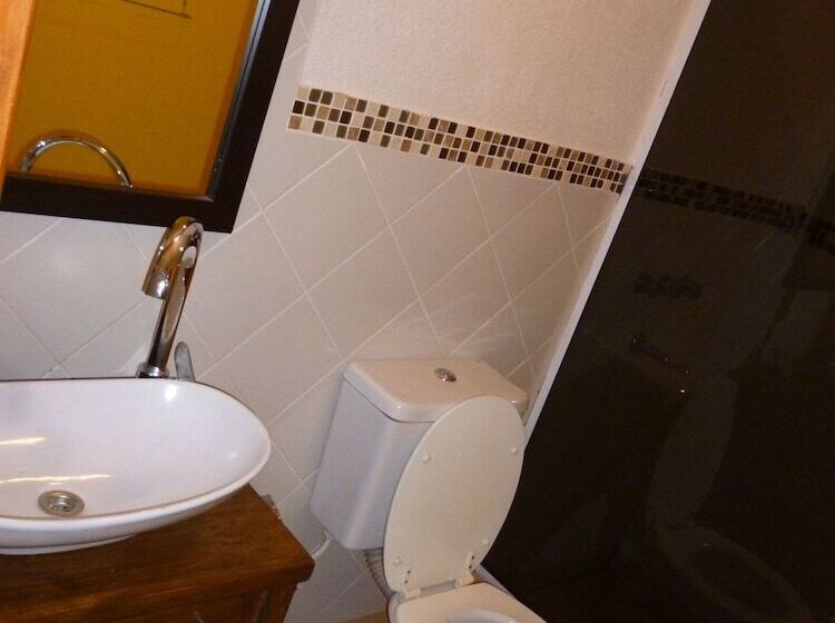 هتل Passaros Suite