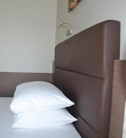 ホテル Pod Dębem