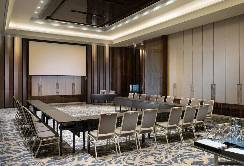 هتل Sheraton Grand Jakarta Gandaria City