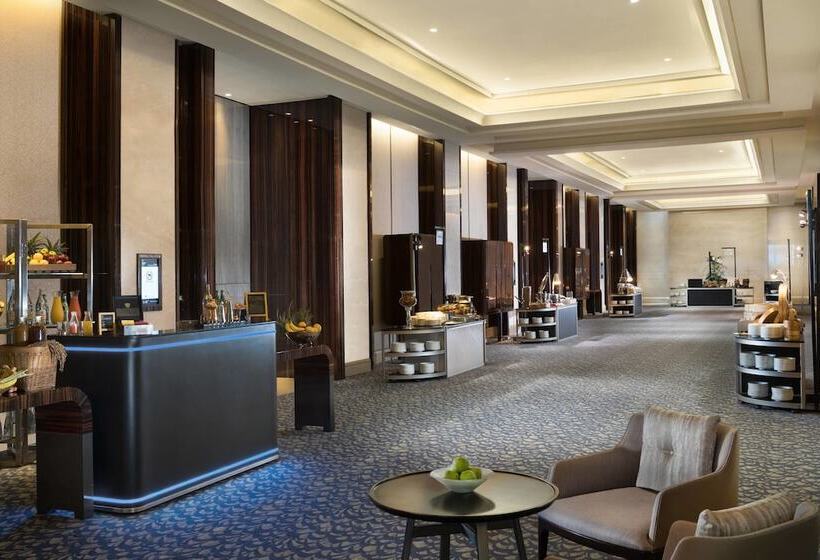 هتل Sheraton Grand Jakarta Gandaria City