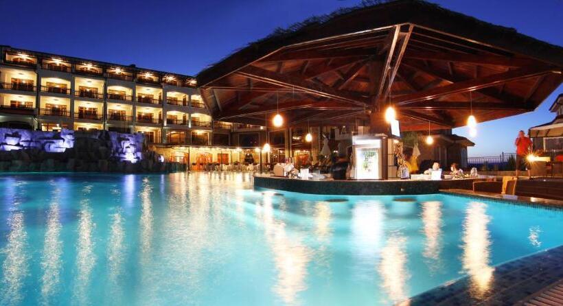 هتل The Vineyards Spa & Resort