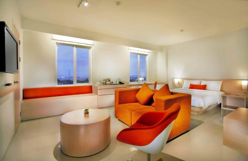 هتل Zuri Express Lippo Cikarang