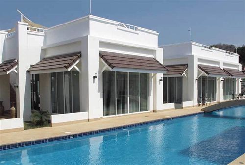 Pineapple Hills Resort
