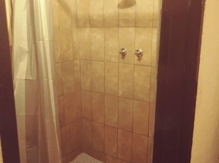 تختخواب و صبحانه Teklos Bnb