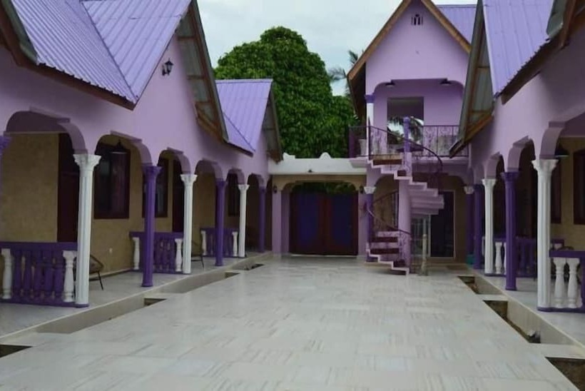 هتل Dalma Zambarau Lodge