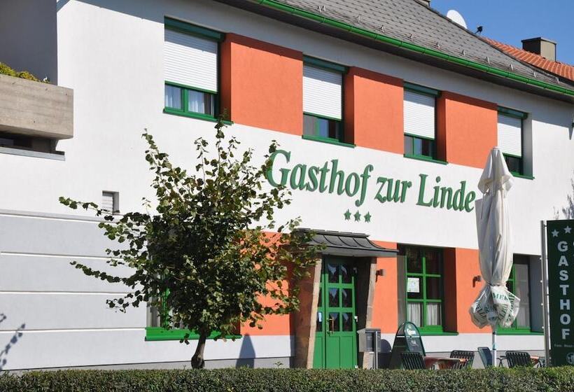 ホテル Gasthof Zur Grossen Linde