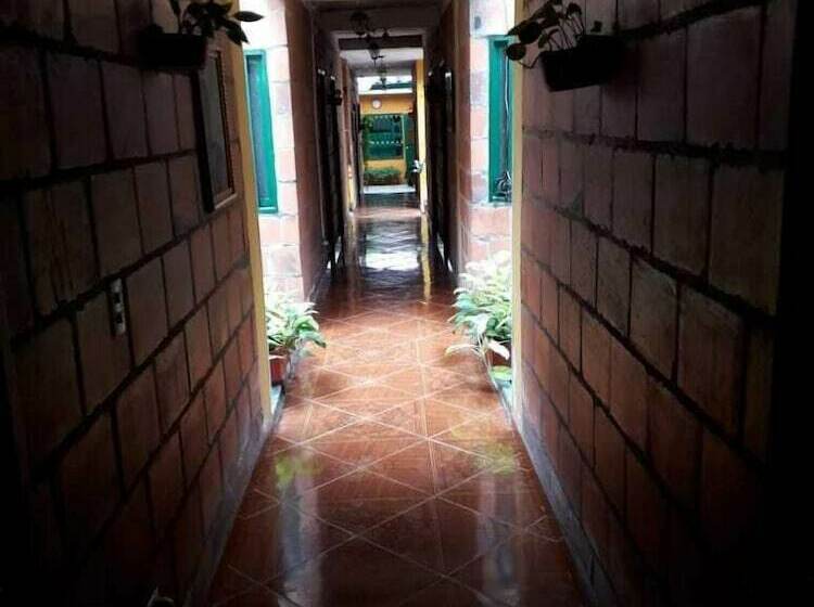 هتل Hosteria Los Cristales