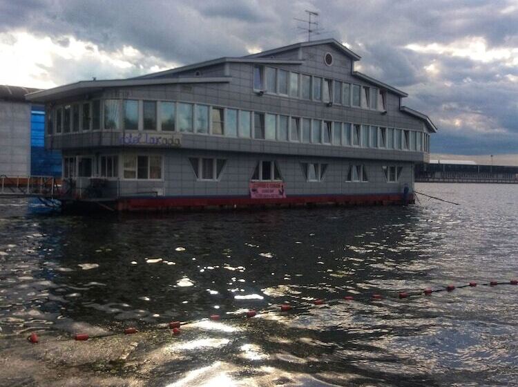 בית מלון כפרי Lakada