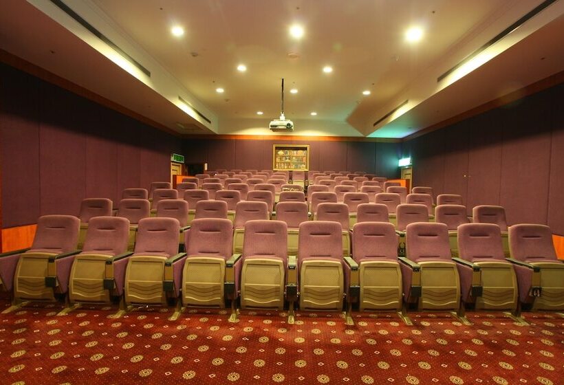 هتل Life Leisure Resort