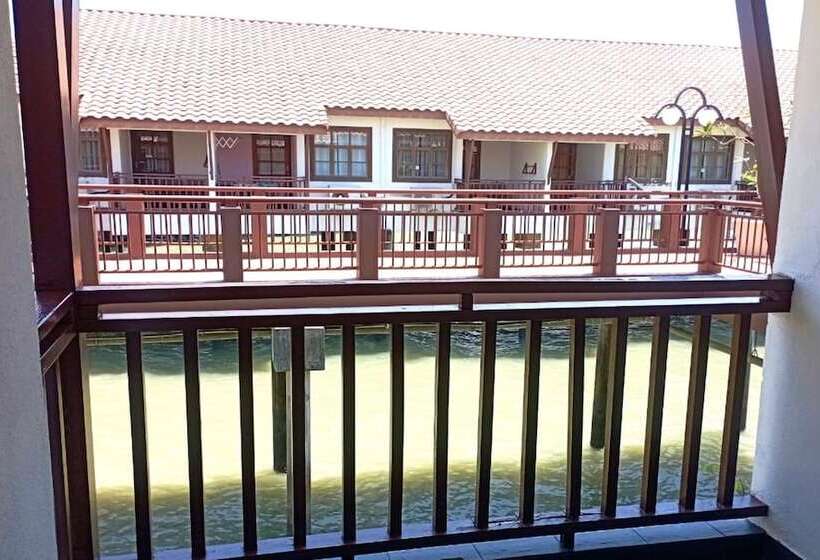 پانسیون Alpine Lxpd Water Chalet
