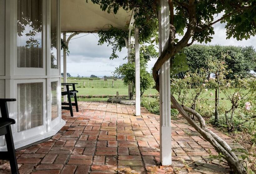 פנסיון Goodin Country Garden
